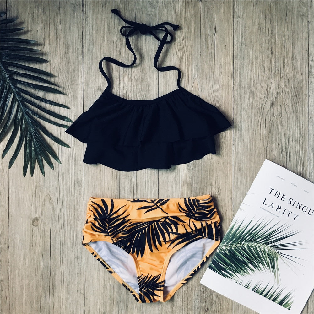 Dívčí bikiny s volánky a vzorem
