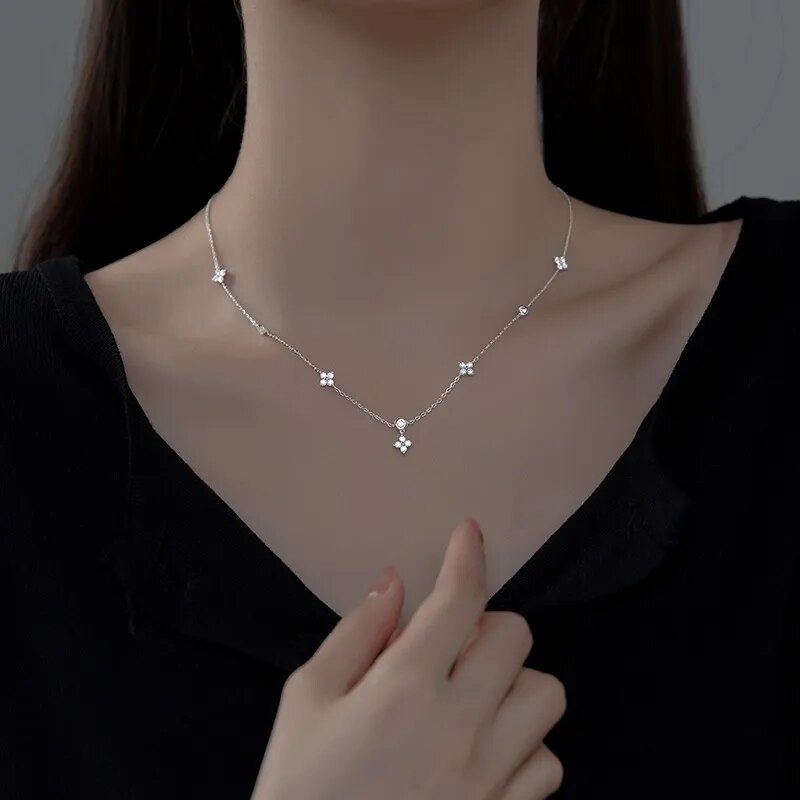 Dámský elegantní náhrdelník