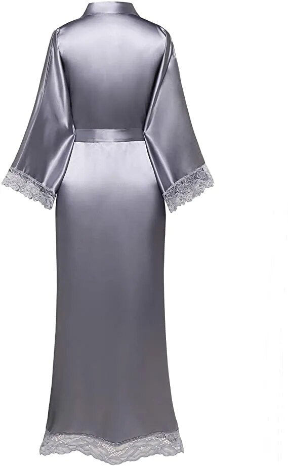 Dámský elegantní župan s krajkou