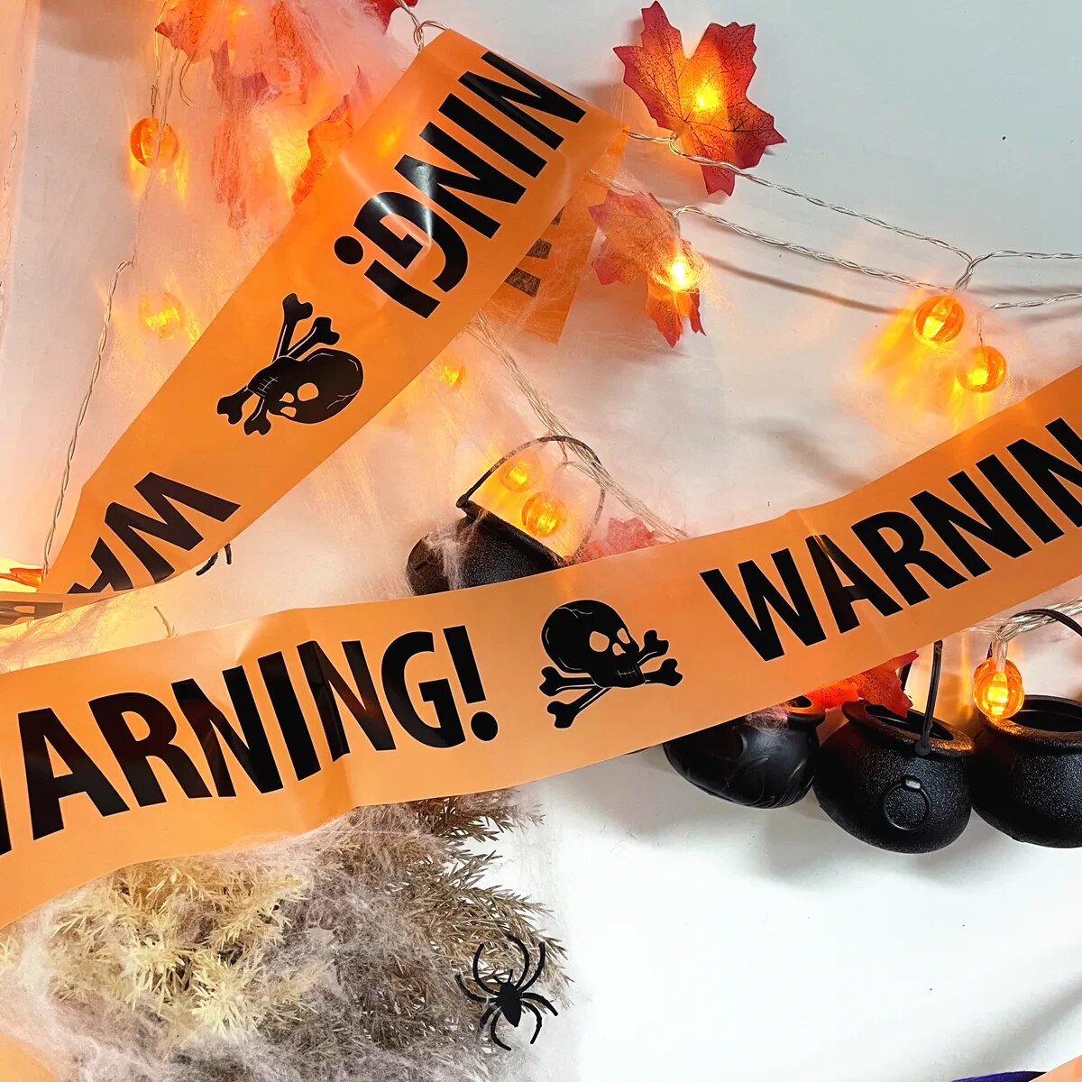 Páska Warning na Halloween