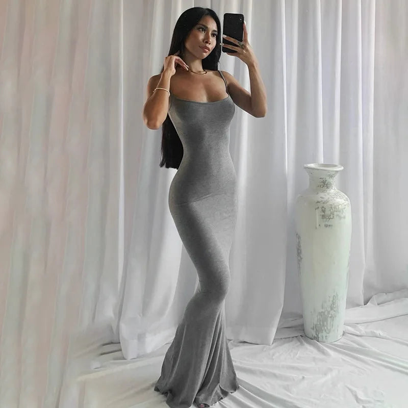 Dámské černé slim fit šaty
