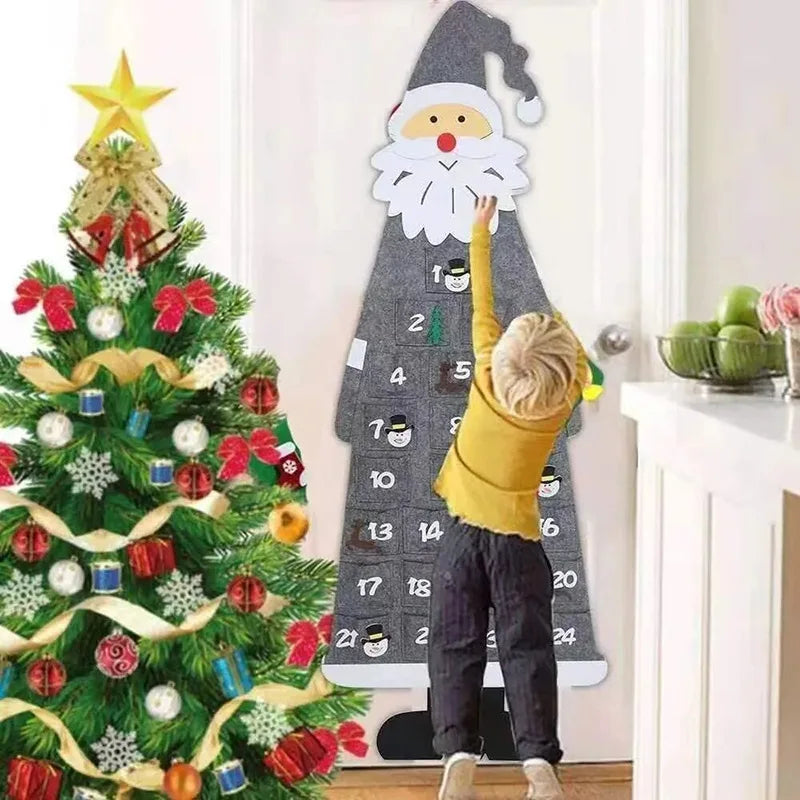 Visící adventní kalendář Santa