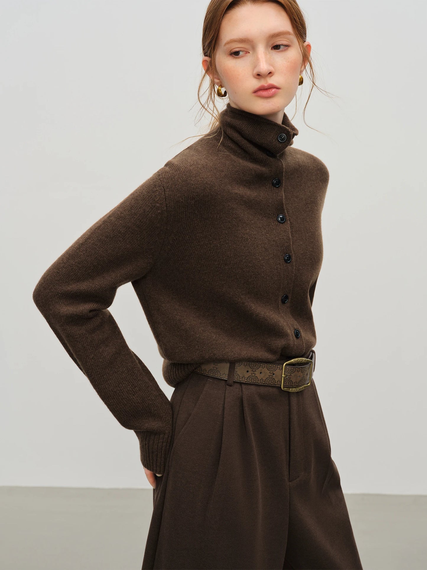 Dámský vlněný kardigan s knoflíky