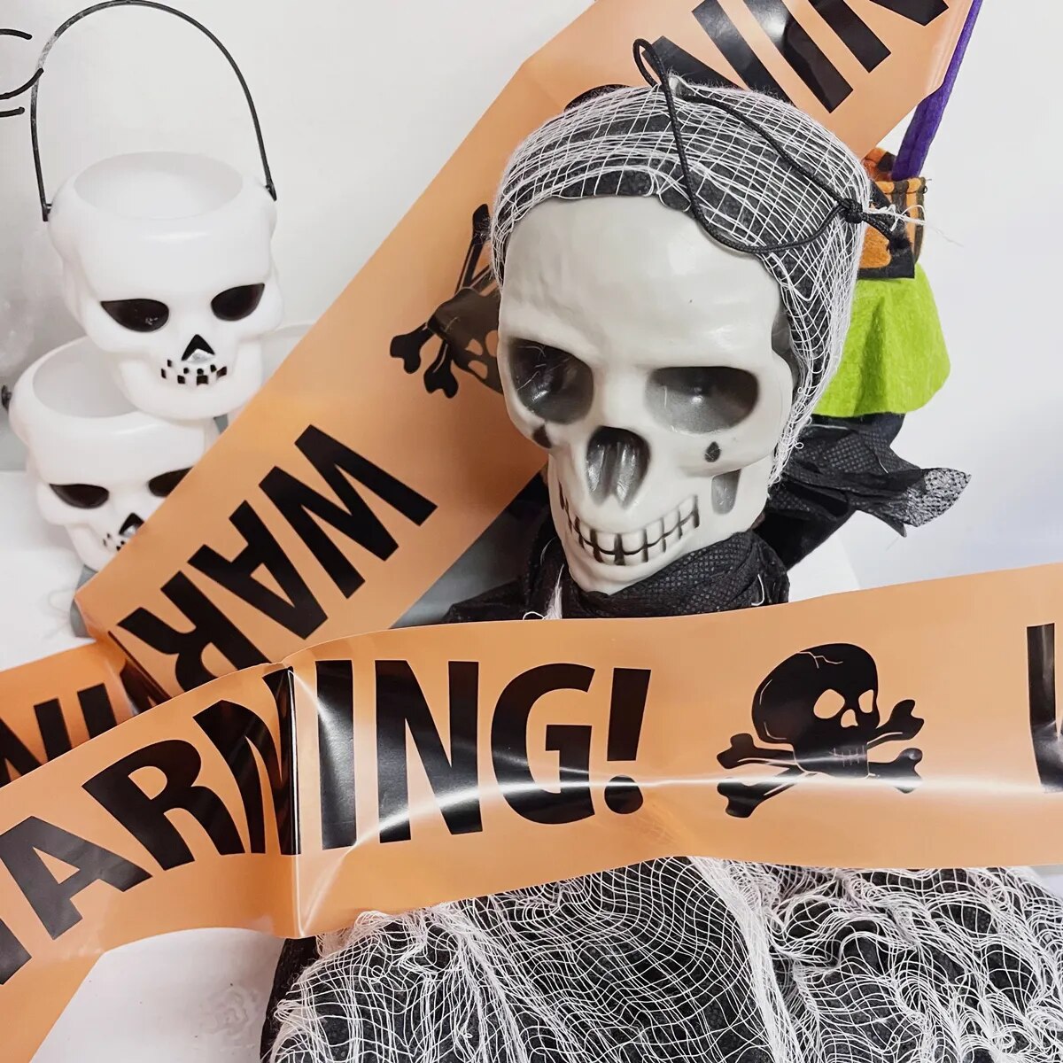 Páska Warning na Halloween