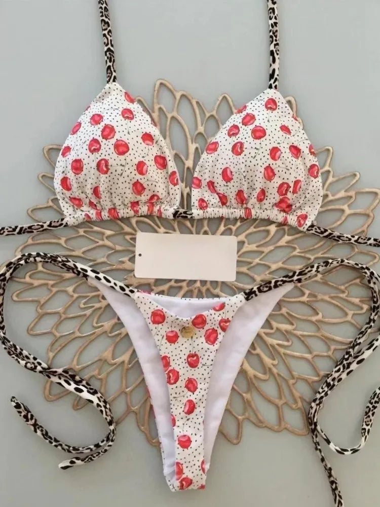 Dámské bikiny s tanga