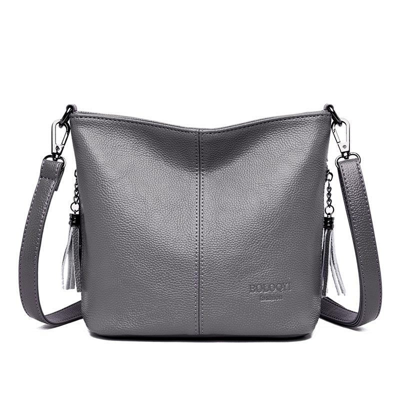Dámská crossbody kabelka s detaily