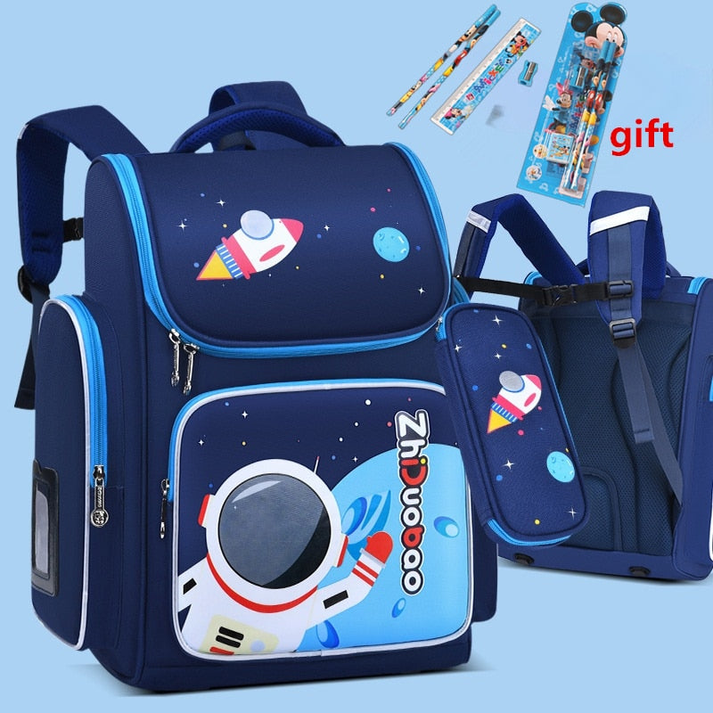 Ortopedický školní batoh s astronautem