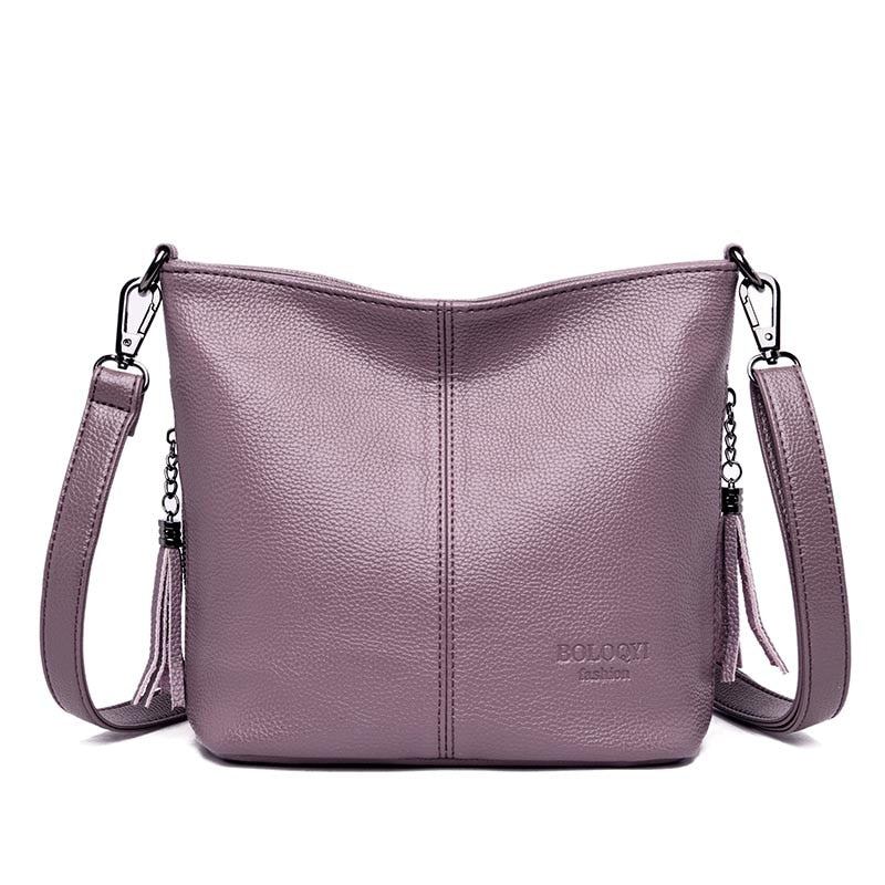 Dámská crossbody kabelka s detaily