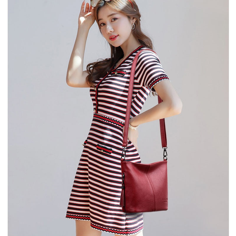 Dámská crossbody kabelka s detaily