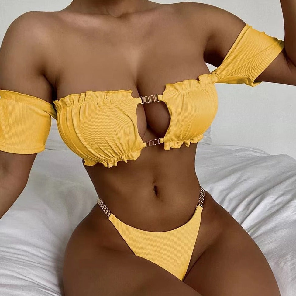 Dámské bikiny s detaily