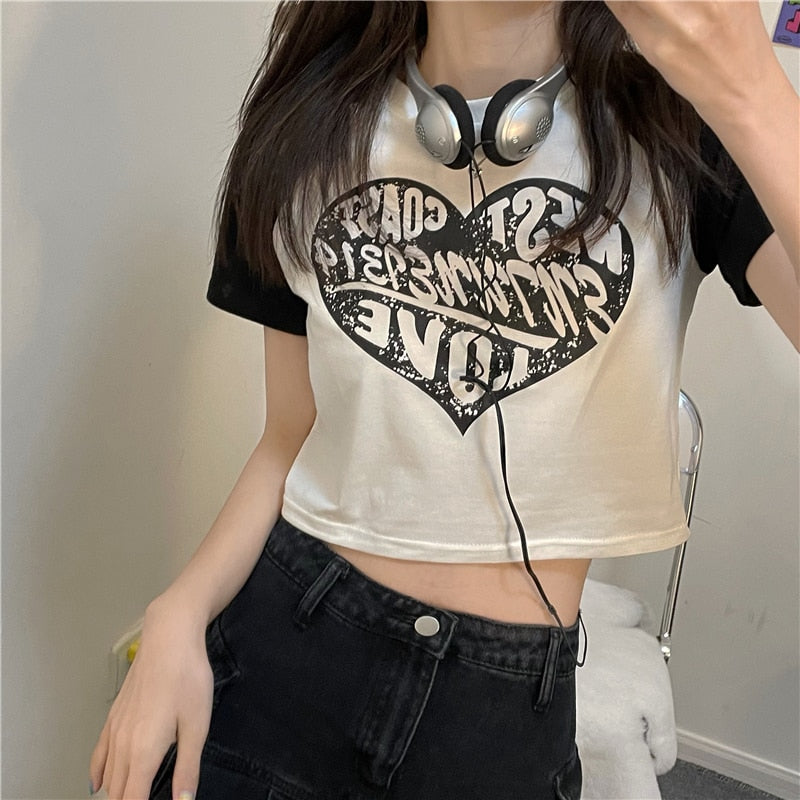 Dámský croptop s nápisem a srdcem