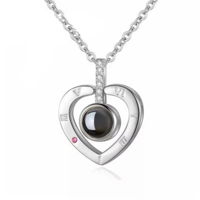 Náhrdelník s textem I love you v různých jazycích