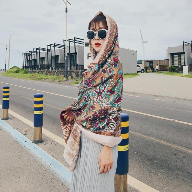 Dámský různobarevný přehoz Mandala