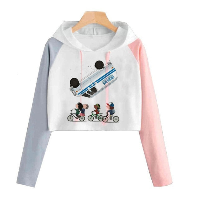 Croptop mikina Stranger Things s kapucí