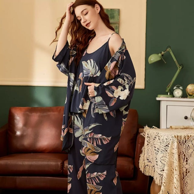 Elegantní pyžamový set se vzorem květin