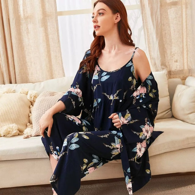 Elegantní pyžamový set se vzorem květin