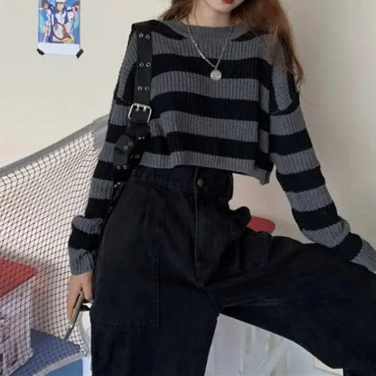 Dámský pruhovaný croptop svetr