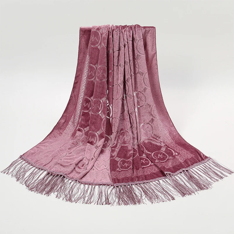 Dámská šál se vzorem