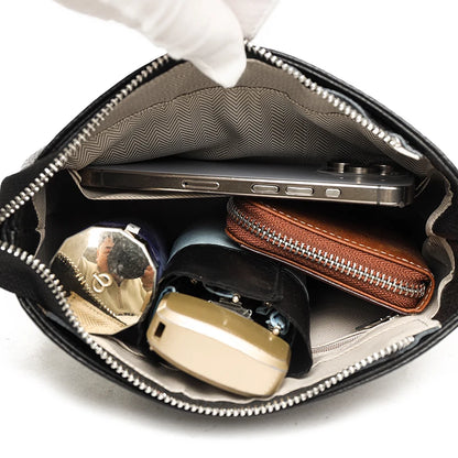 Dámská kožená crossbody kabelka s popruhem