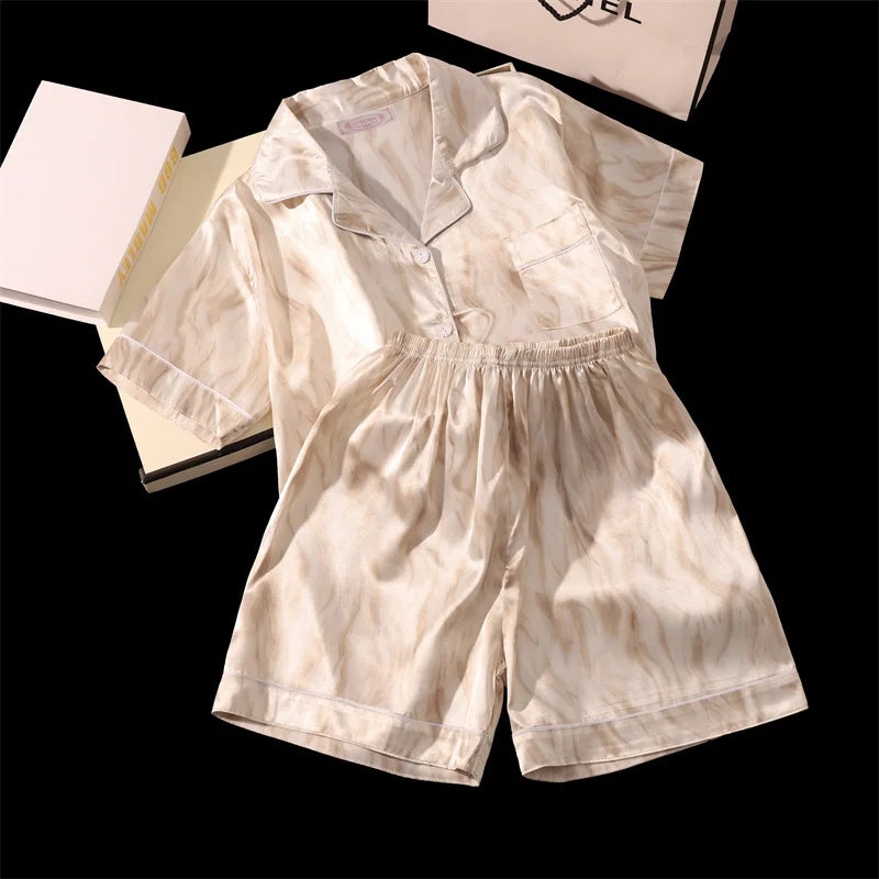 Dámské saténové pyžamo se vzorem