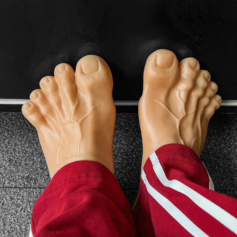 Vtipné pánské bačkory ve tvaru nohy