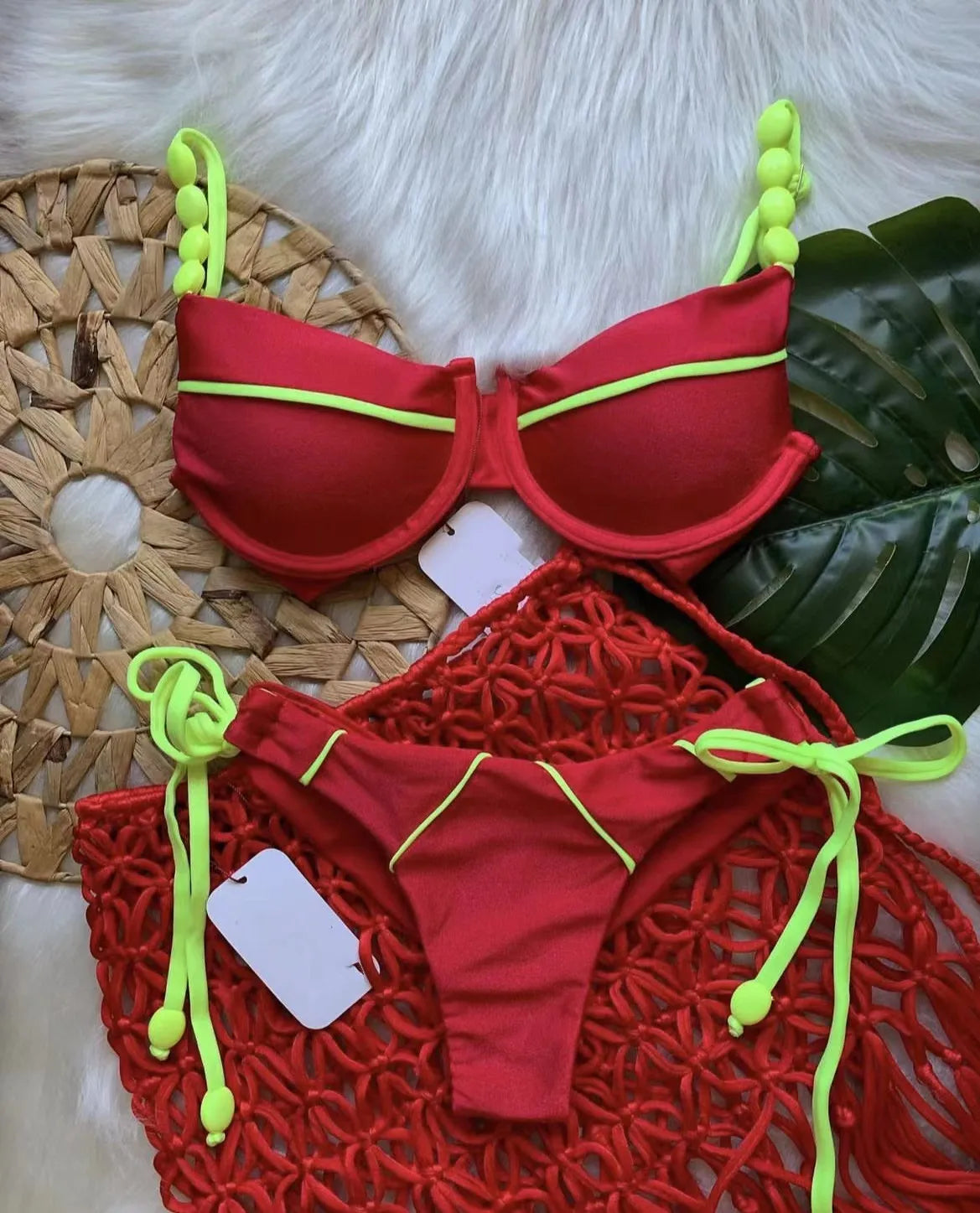 Dámské bikiny s pruhem