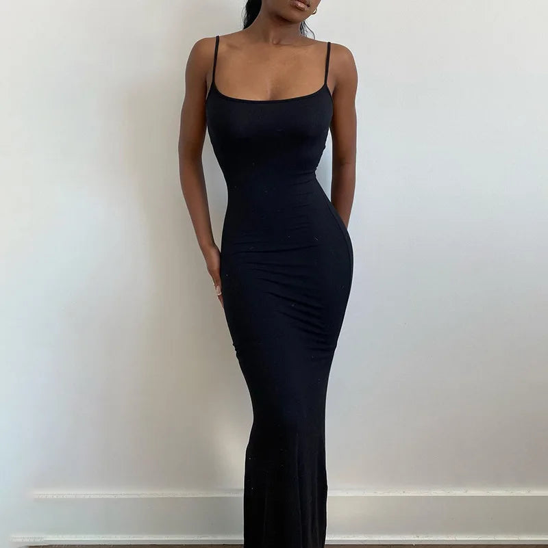 Dámské černé slim fit šaty