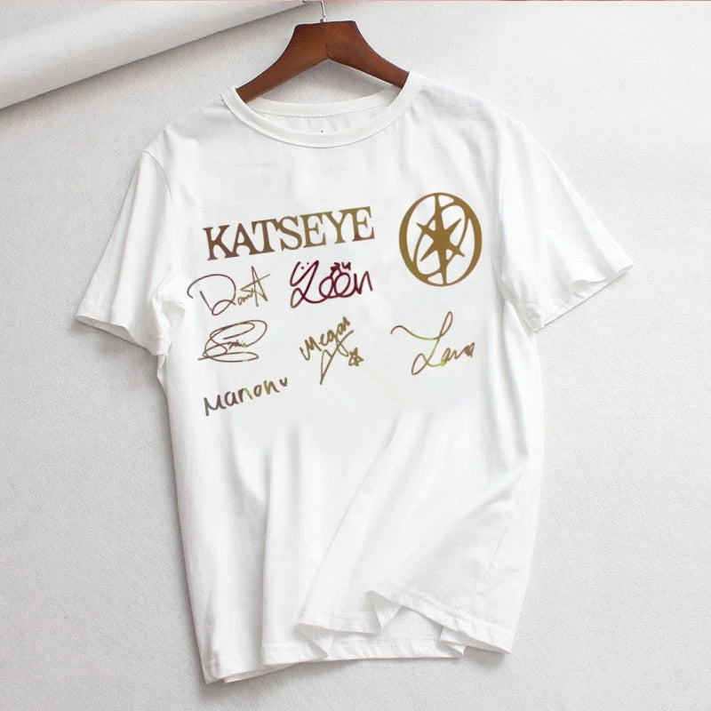 Triko s krátkým rukávem Katseye