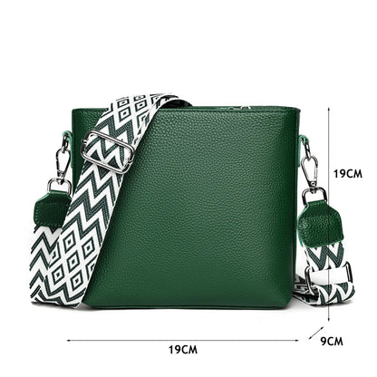 Dámská kožená crossbody kabelka s popruhem
