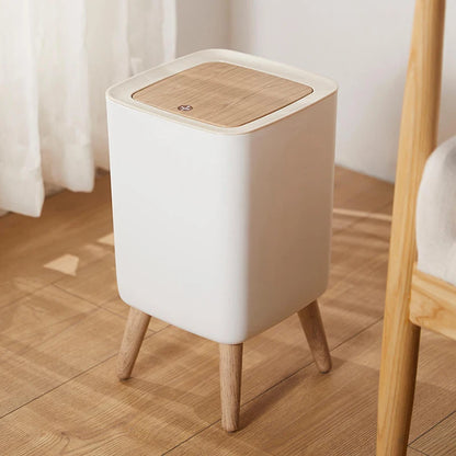 Stylový koš se dřevem