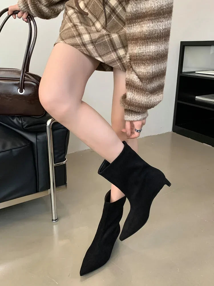 Dámské kitten heel kotníkové boty