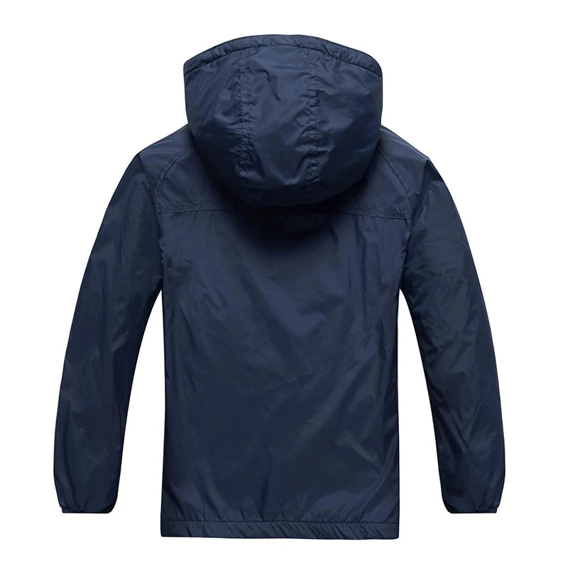 Chlapecká bunda s nášivkou