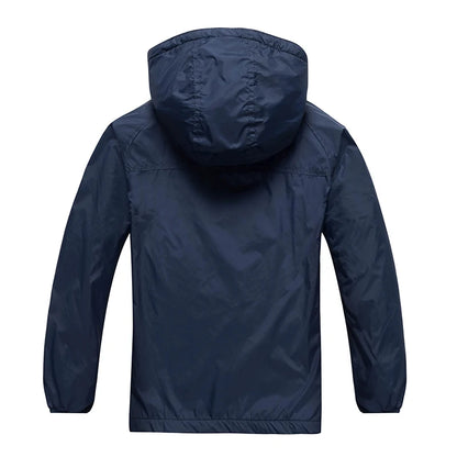 Chlapecká bunda s nášivkou