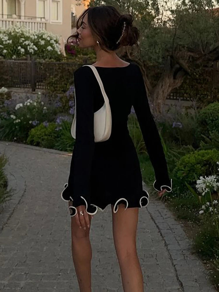 Dámské šaty s elegantními volánky