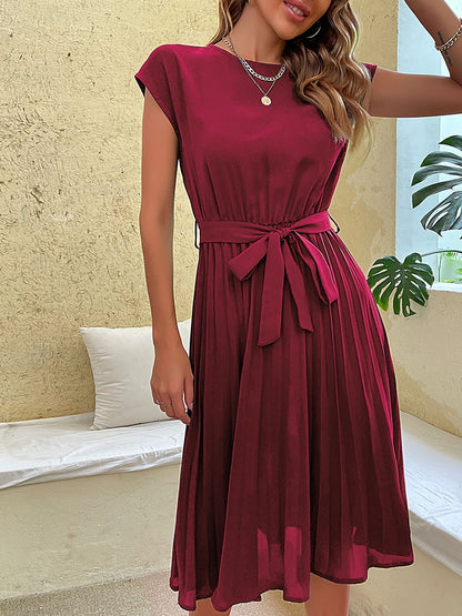 Dámské elegantní šaty s krátkým rukávem