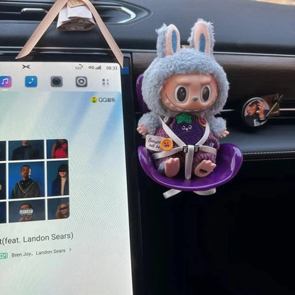 Sedačka pro Labubu