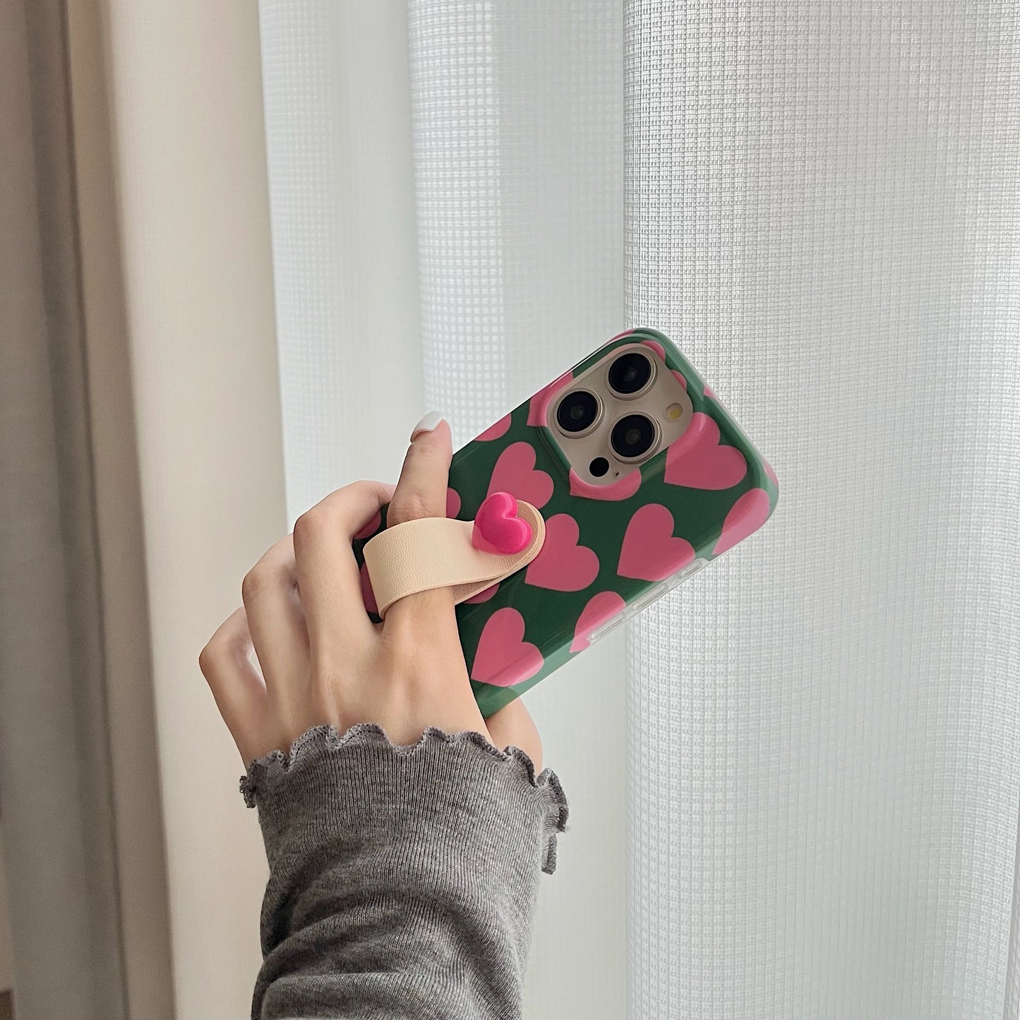 Obal na IPhone se srdíčky