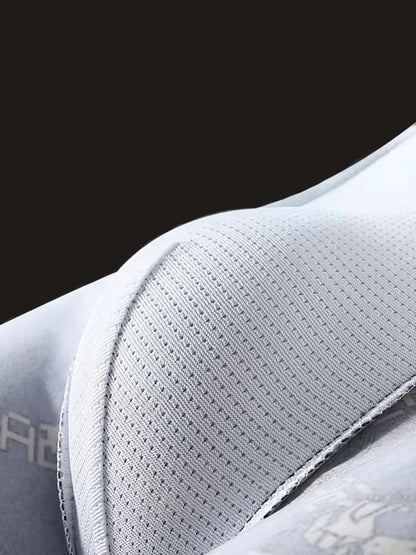 Set trenek se zlatým detailem