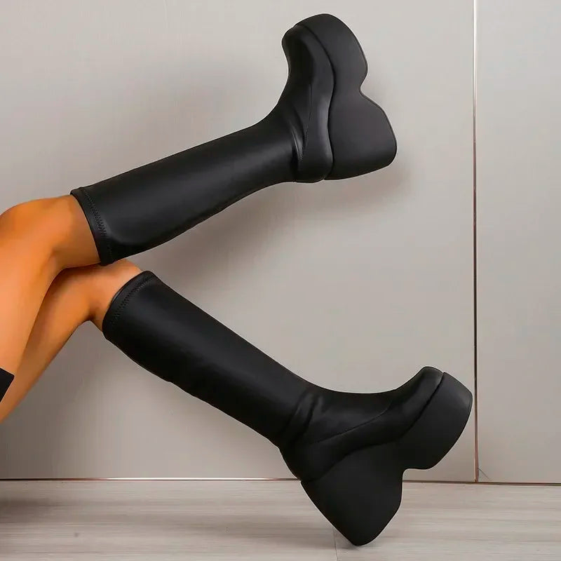 Dámské kozačky s platformou