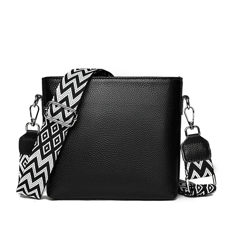 Dámská kožená crossbody kabelka s popruhem