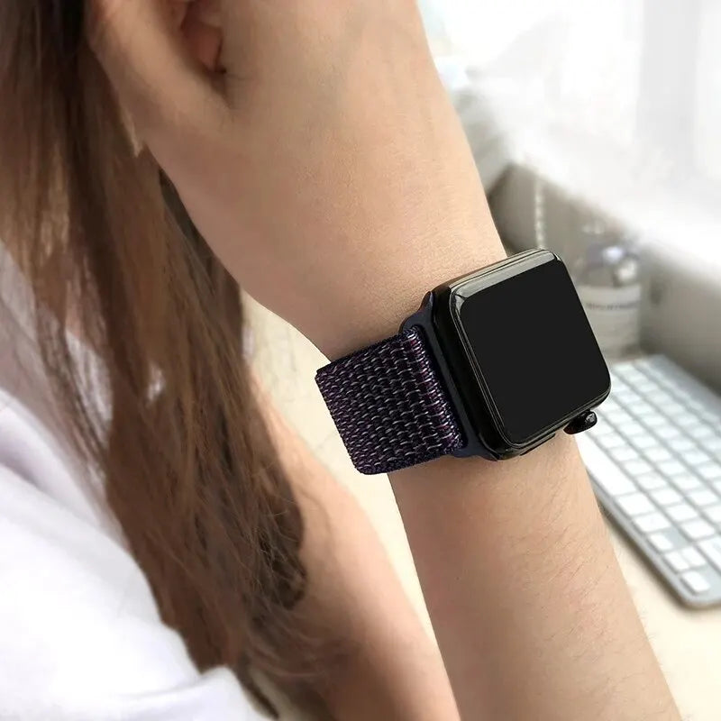 Nylonový řemínek na Apple Watch