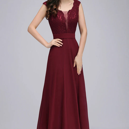 Dámské plesové šaty s krajkou