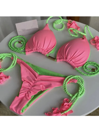 Dámské barevné bikiny