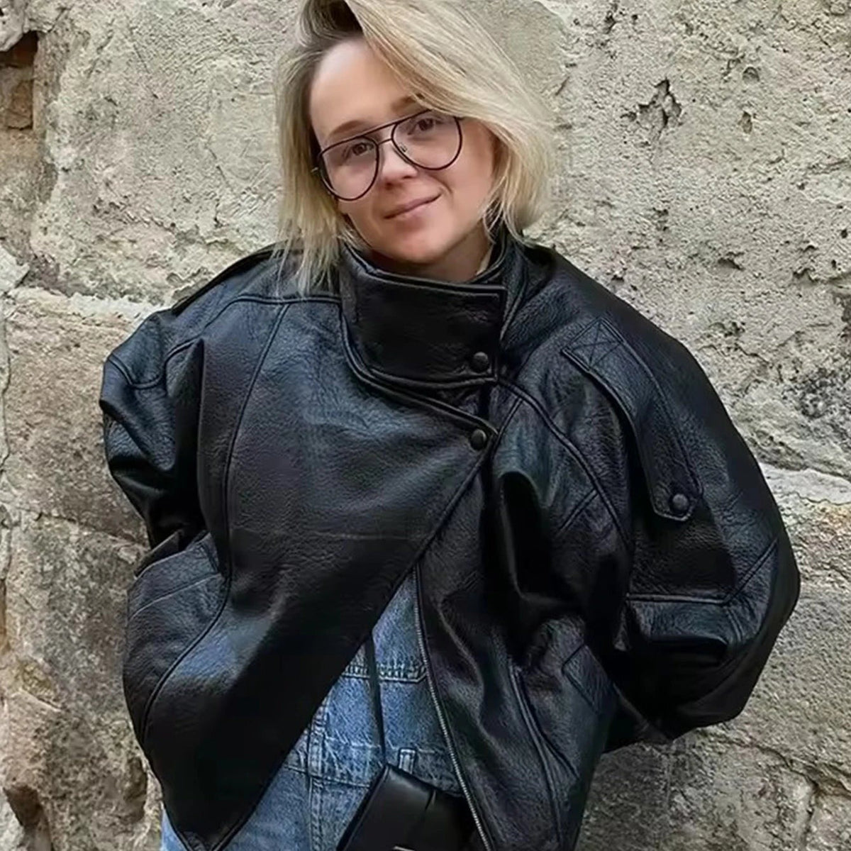 Dámská oversize bunda z eko kůže, detail