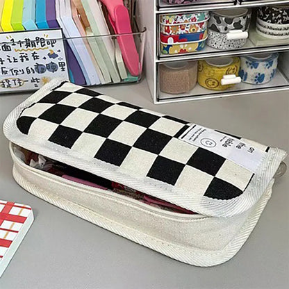 Kostkovaný penál