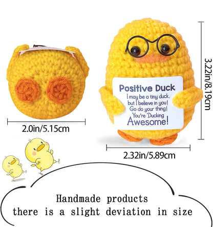 Háčkovaná hračka s pozitivní zprávou