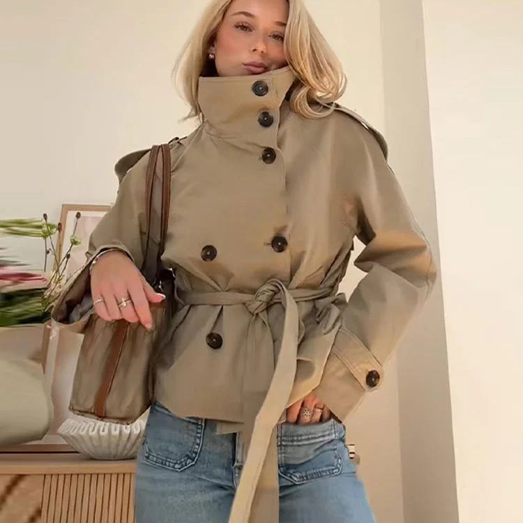 Dámský krátký trenchcoat s límečkem