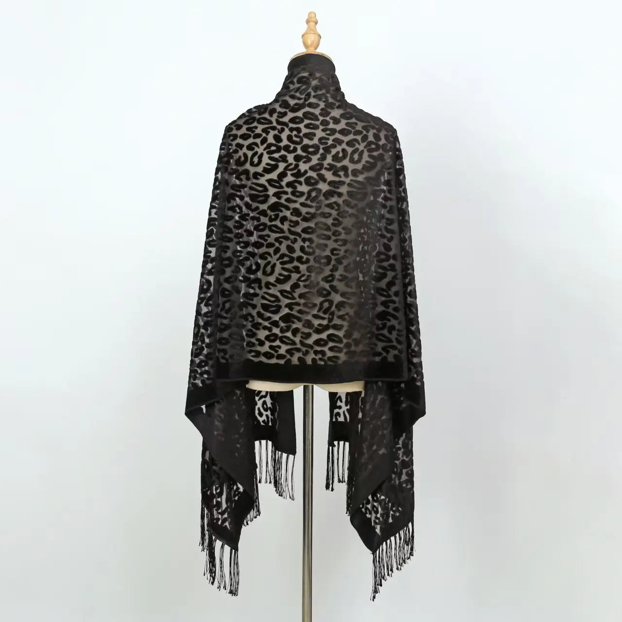 Dámská šál se vzorem