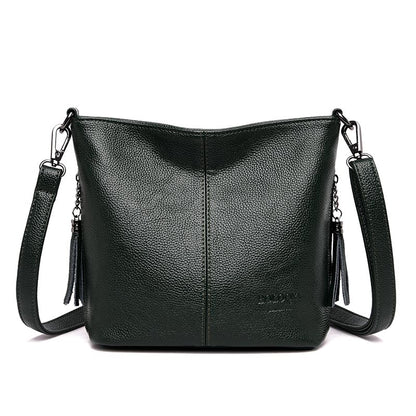 Dámská crossbody kabelka s detaily