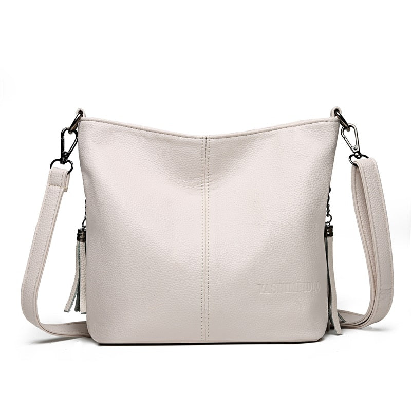Dámská crossbody kabelka s detaily